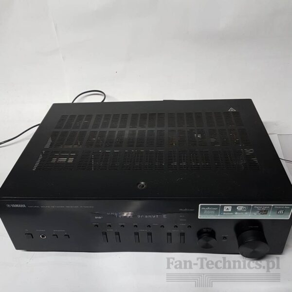 Amplituner Yamaha R-N303D